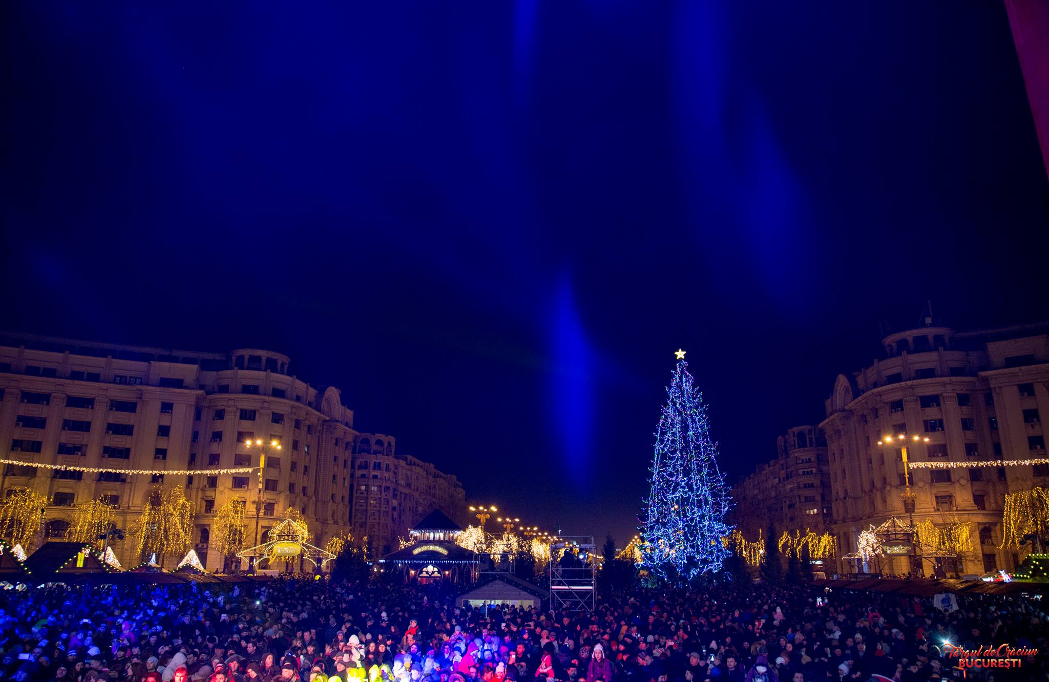 Donati jucarii si carti pentru copiii nevoiasi in Piata Constitutiei, la Bucharest Christmas Market!