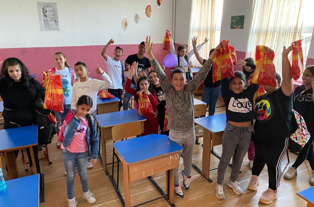Eveniment donatii Scoala Gimnaziala Nr. 3 Glina din 2 Mai 2023