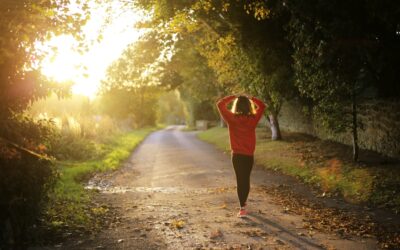 O simplă sesiune de exerciții fizice făcute dimineața crește nivelul de BDNF, proteina care vă transformă creierul într-un burete pentru informații noi.
