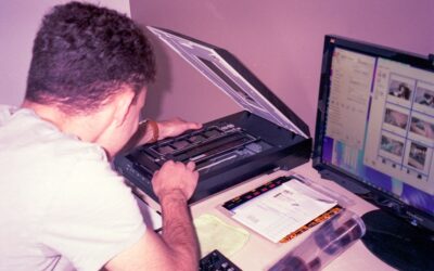 Știați că multitasking-ul vă scade coeficientul de inteligență mai mult decât o noapte pierdută fără somn?
